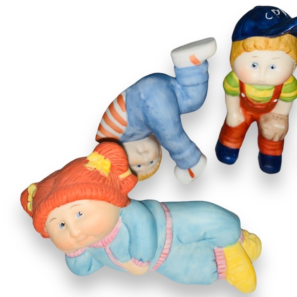 1984 Cabbage Patch Kids Porcelain figurines 
4 Figurines. 2 boys & 2 girls. - Picture 10 of 11
